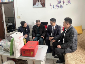 寒冬送暖，情滿心間 ——山東大正物業(yè)服務(wù)集團(tuán)黨支部春節(jié)慰問困難員工(2)304.png